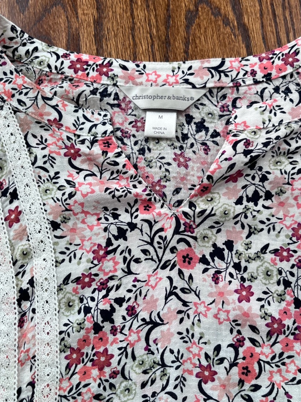 Christopher & Banks Floral Lace-Trim Long Sleeve Top in Pink and White Size M - Picture 3 of 9